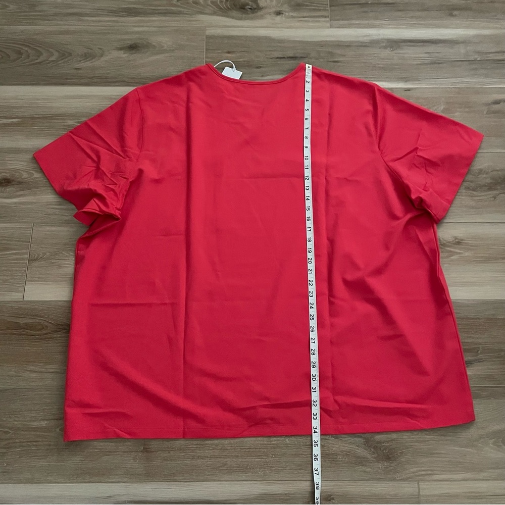 Figs Leon Three-Pocket Scrub Pride Top in Hibiscus sz 6XL - Picture 6 of 10